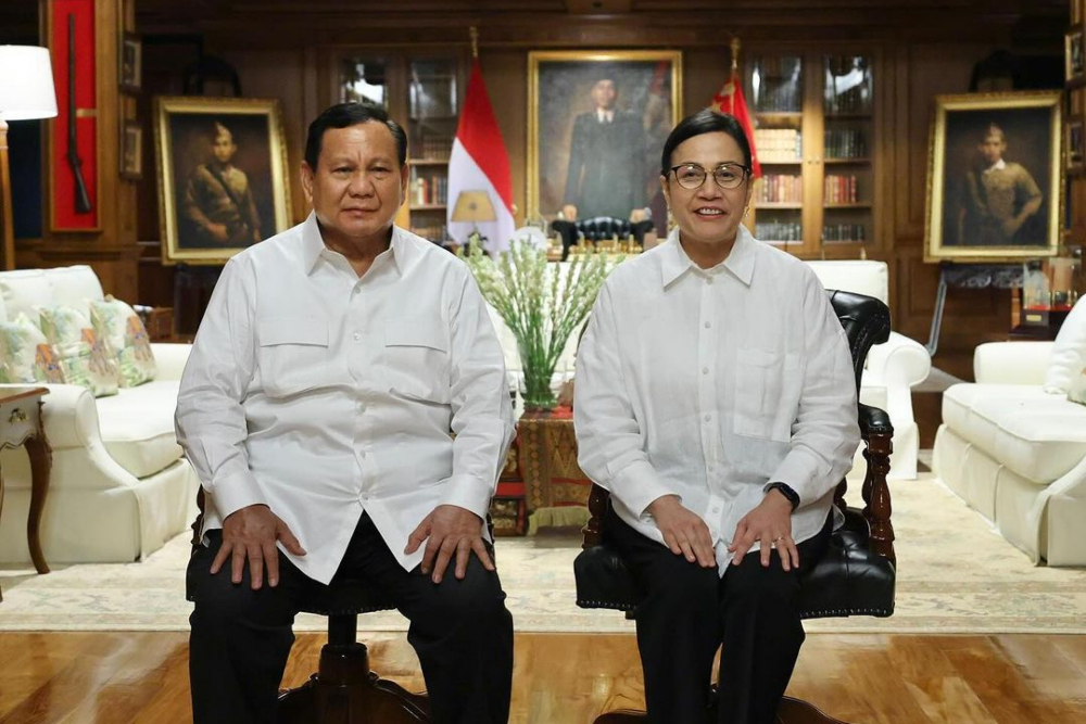 Senyum Sri Mulyani saat Ditanya Kabar Mundur dari Kabinet Prabowo