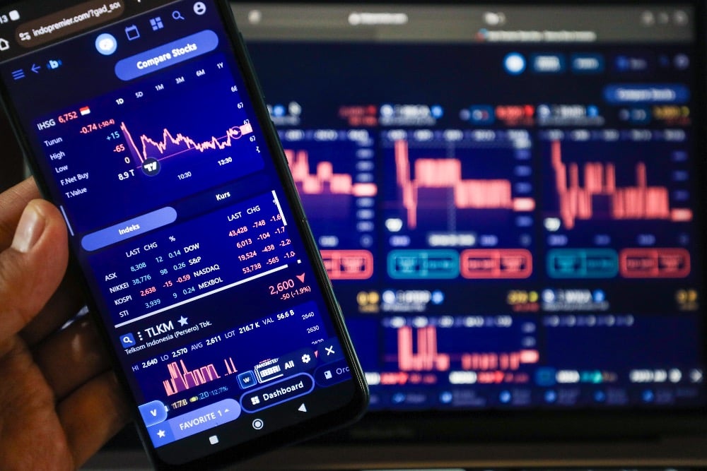  Saham BMRI hingga BREN Tekan IHSG Bergerak ke Zona Merah