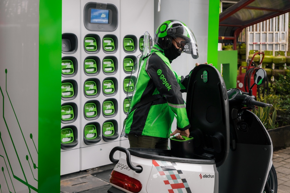  Armada Kendaraan Listrik Gojek (GOTO) Naik 300%