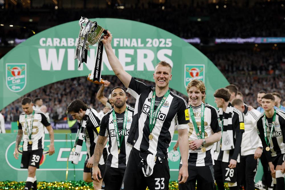  Minggu Istimewa Dan Burn, Masuk Timnas Inggris, Bawa Newcastle Juara Carabao Cup