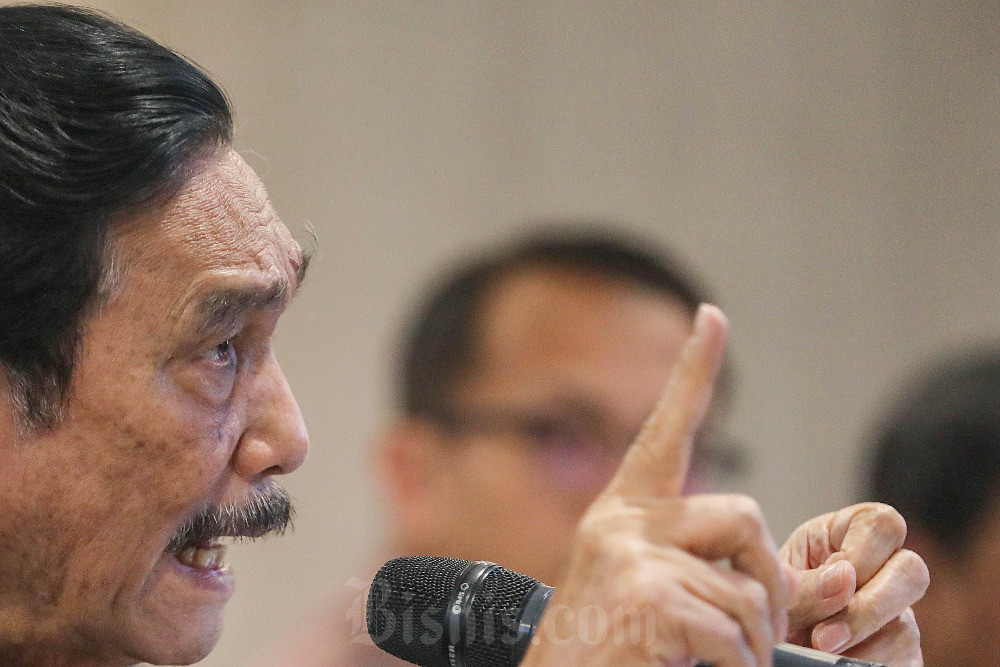  Luhut Komentari IHSG Anjlok Hingga 6,12%: Kebetulan Aja Itu