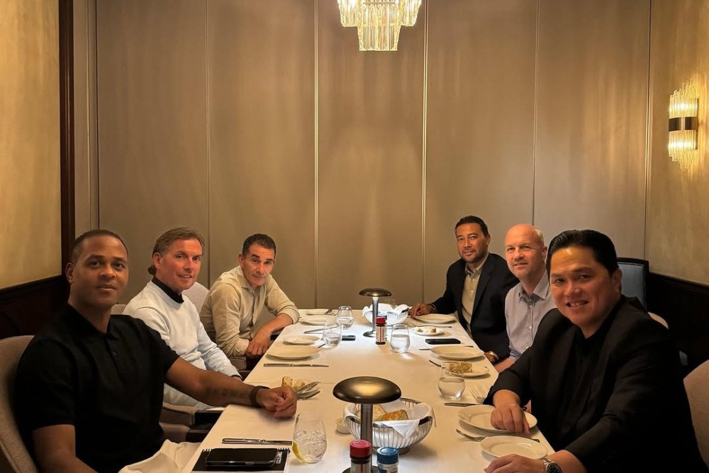  Timnas Indonesia Menang, Benarkah Alex Pastoor Lebih Berjasa daripada Patrick Kluivert?