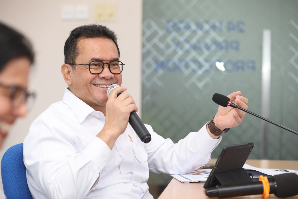 Mendag Budi Santoso saat mengunjungi Kantor Bisnis Indonesia