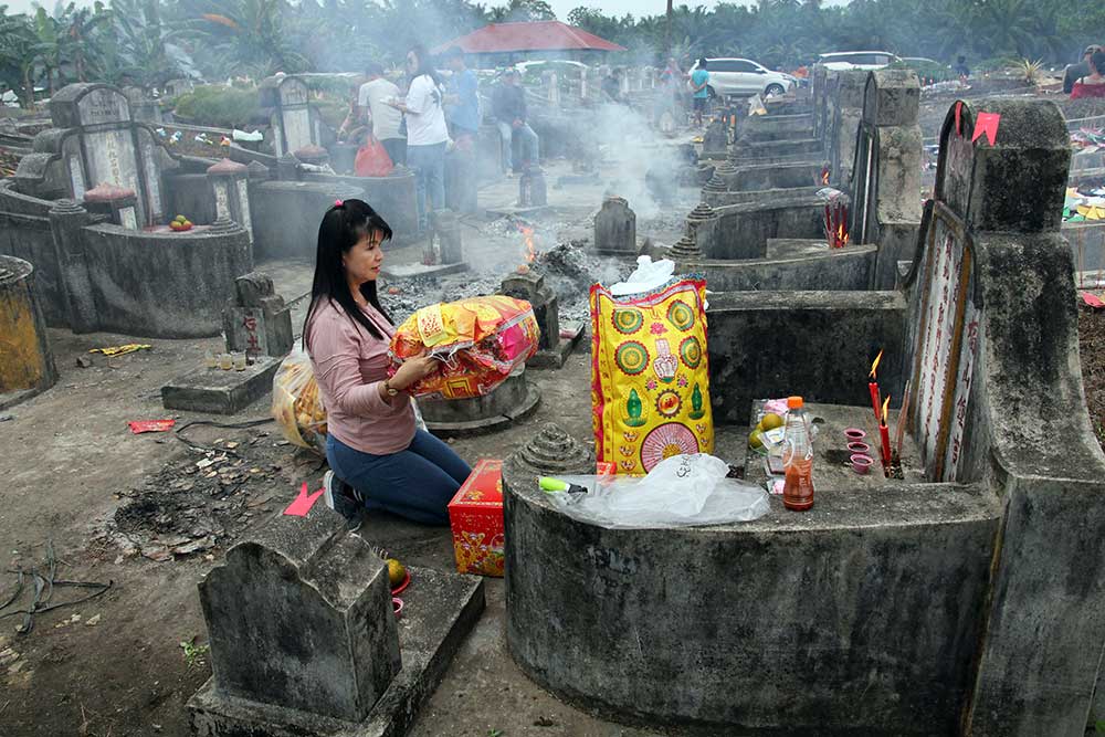  Warga Tionghoa di Sumatra Utara Ikuti Ritual Ceng Beng