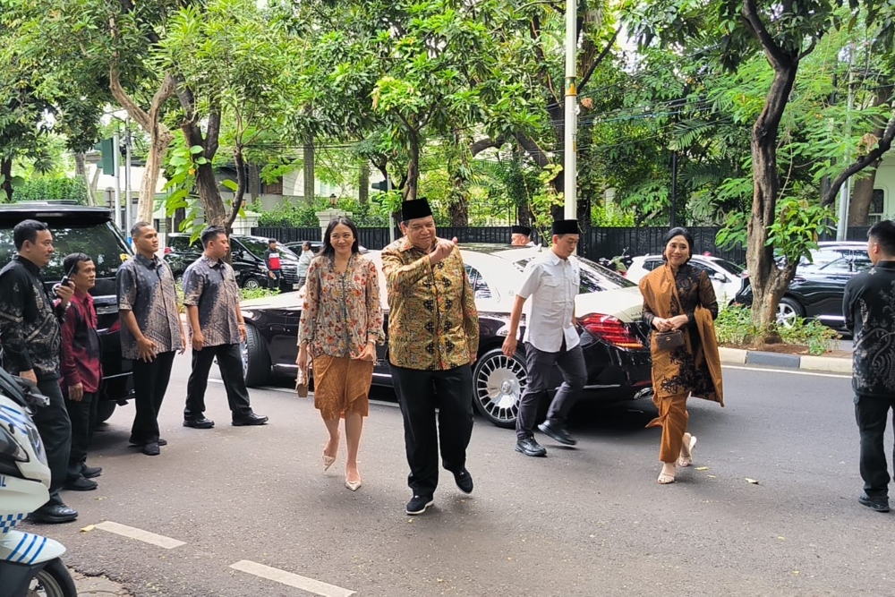 Intip Kemewahan Mercedes-Maybach S 560, Tunggangan Chairul Tanjung ke Rumah Megawati