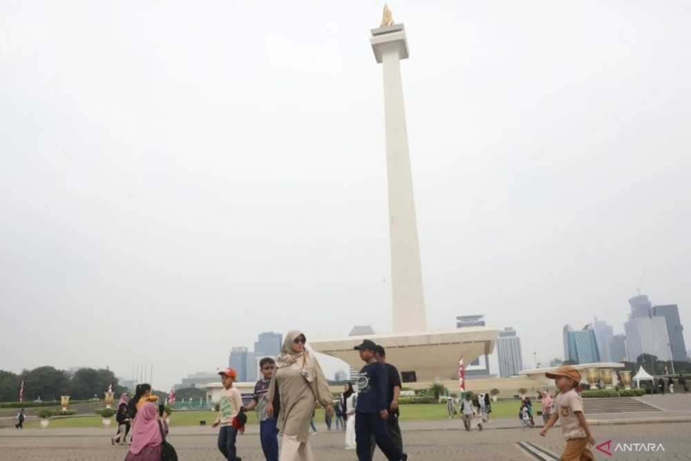  Libur Lebaran, Lebih dari 200.000 Pengunjung Padati Monas