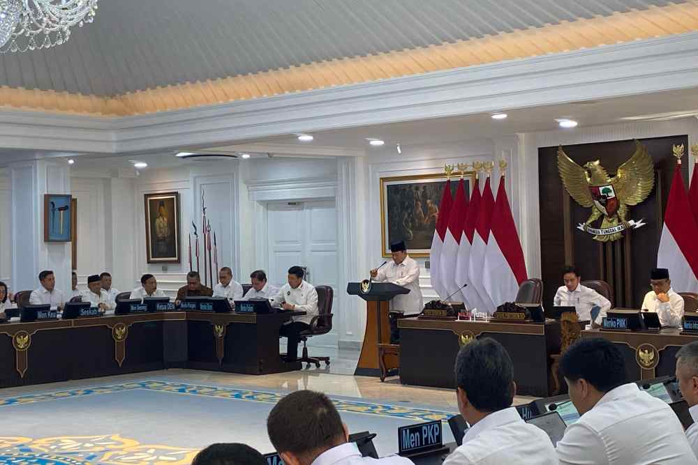 Presiden Prabowo Subianto memimpin Sidang Kabinet Paripurna (SKP) yang diselenggarakan di Kantor Presiden, Jumat (21/3/2025)/Bisnis-Akbar Evandio
