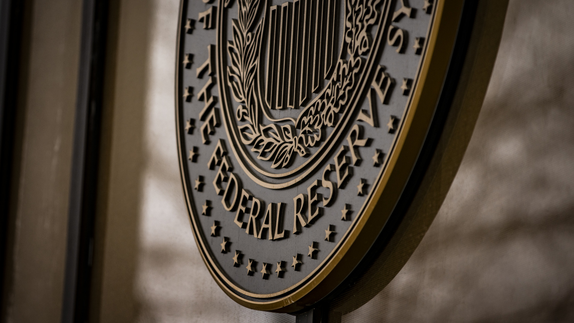  Menerka Arah Suku Bunga The Fed di Tengah Risiko Tarif Trump