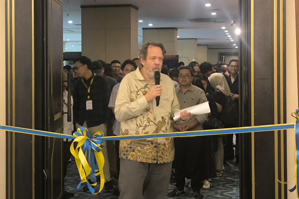 Duta Besar Swedia untuk Indonesia, Timor Leste, dan ASEAN Daniel Blockert dalam acara JOIN SWEDEN-Study & Career Fair di Artotel Gelora Senayan, Jakarta pada Sabtu (12/4/2025). / Bisnis-Akbar Maulana