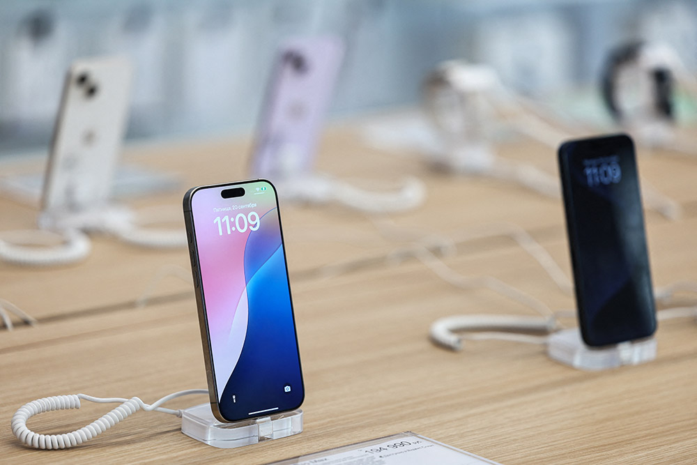  Apple Alihkan Produksi iPhone Rp369 Triliun dari China ke India