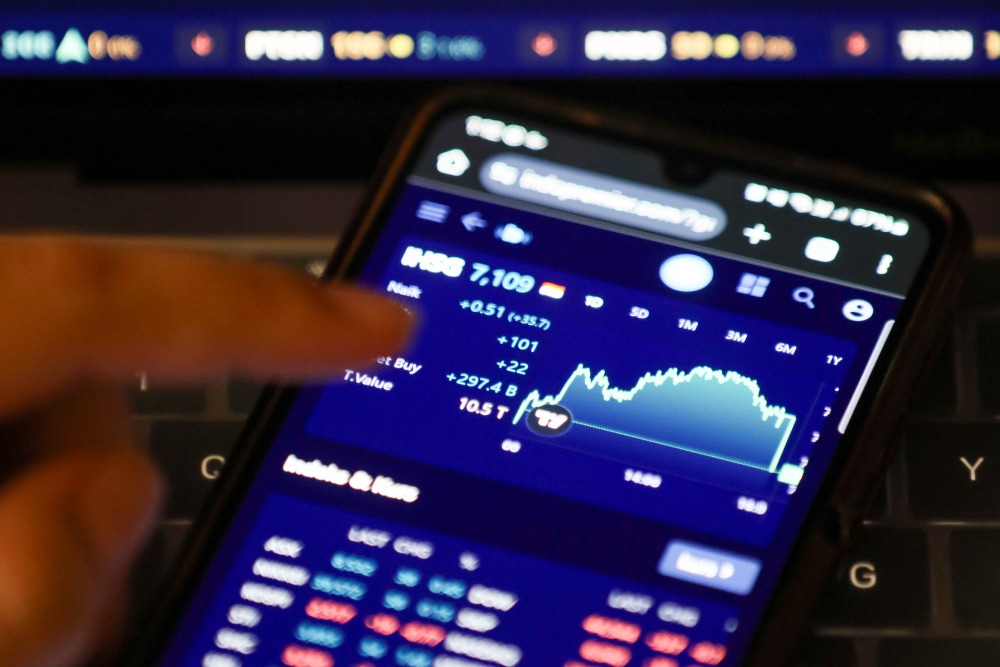  IHSG Bidik Level 6.500, Simak Rekomendasi Saham DOID, ISAT, MLPT