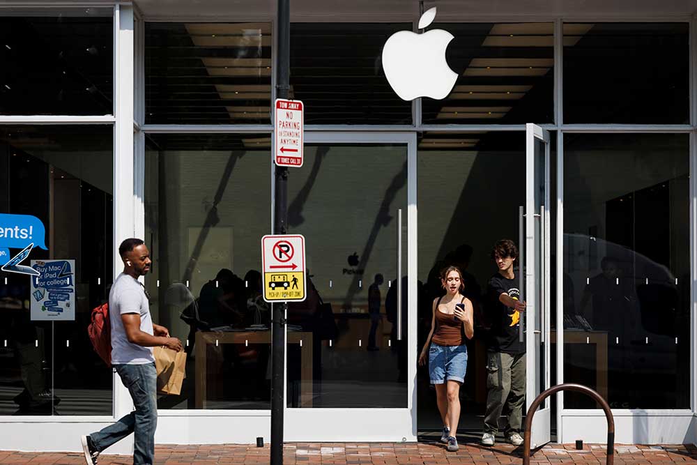  Bocoran Harga iPhone Lipat Pertama Apple, Diperkirakan Tembus Rp39 Juta