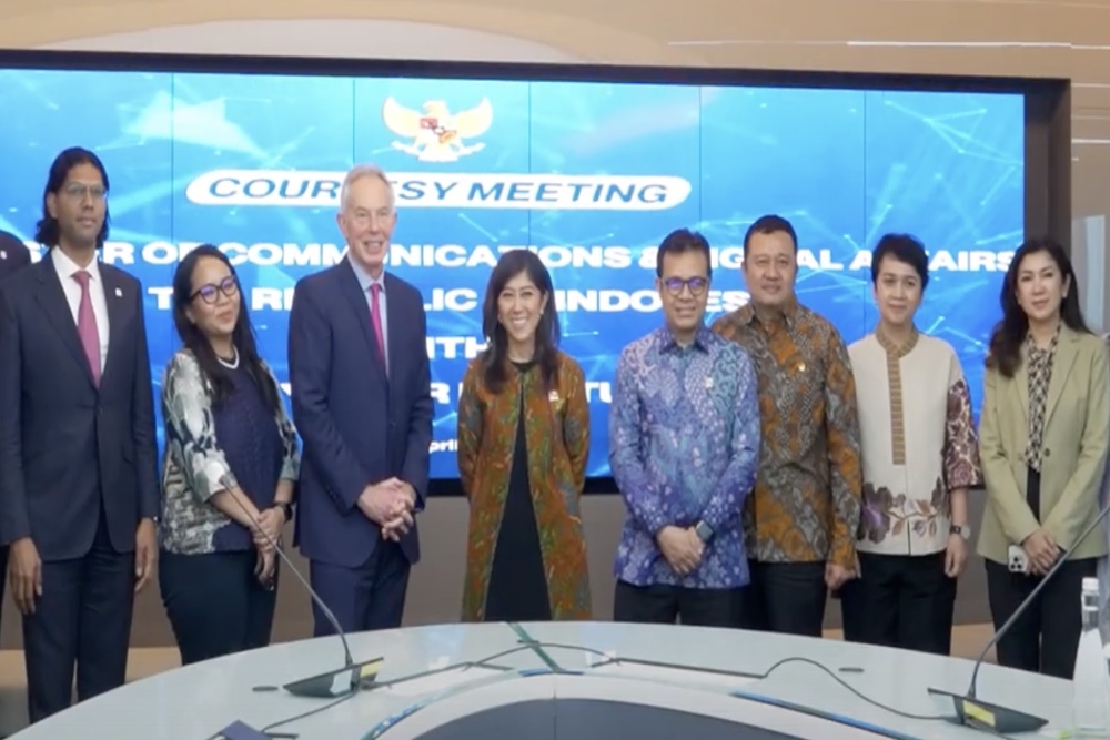  Menkomdigi Bertemu Mantan PM Inggris Tony Blair, Bahas AI hingga e-SIM