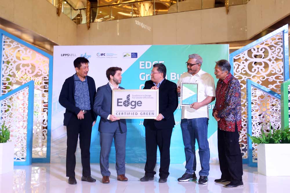  Peringati Hari Bumi Sedunia, Lippo Mall Kemang Terima Sertifikasi Green Building EDGE