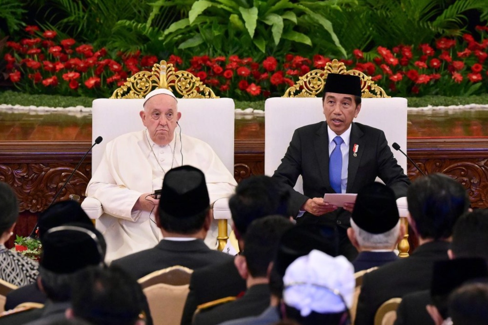  Jokowi Tiba di Vatikan, Bawa Surat Pribadi dari Prabowo