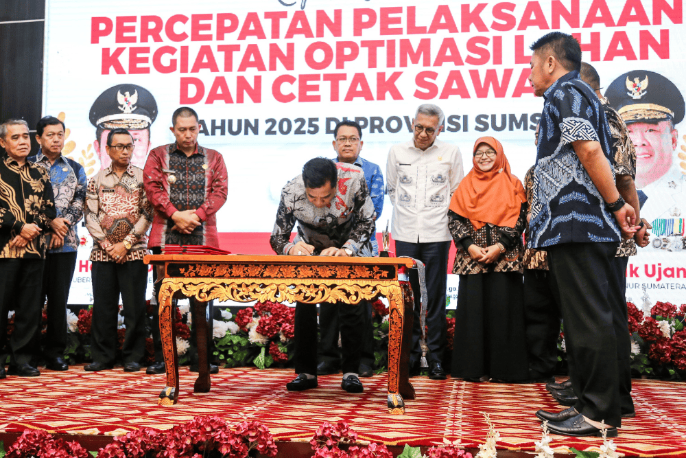  Dukung Swasembada Pangan, Bupati Muba Tandatangani Kontrak SID 2025