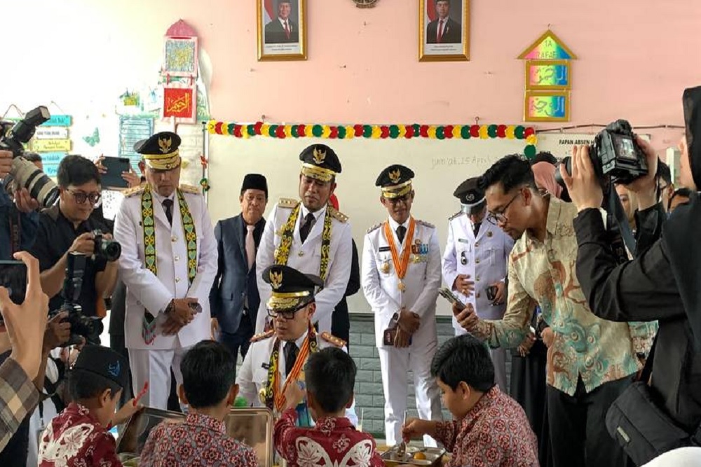  Tinjau Program MBG di Kaltim, Wamendagri Soroti Higienitas, Gizi, dan Transparansi