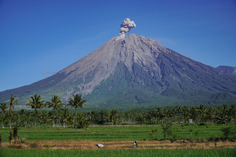  Erupsi Gunung Semeru
