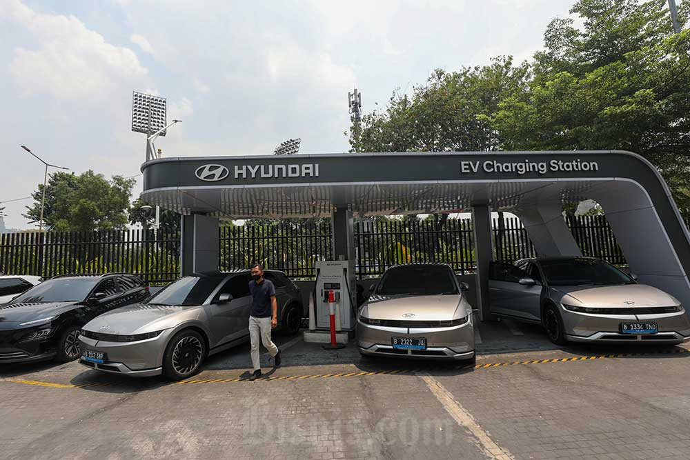  Penjualan Mobil Listrik di RI Ditarget Tembus 60.000 Unit Tahun Ini, Realistis?