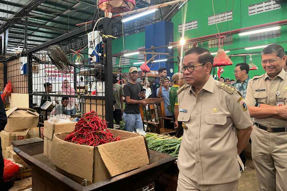  Tidak Hanya ASN, Pramono Bakal Ngantor ke Balai Kota Naik Transportasi Umum Besok