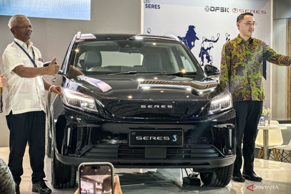  Mobil Listrik Seres 3 Resmi Meluncur di PEVS 2025, Harga Mulai Rp370 Juta