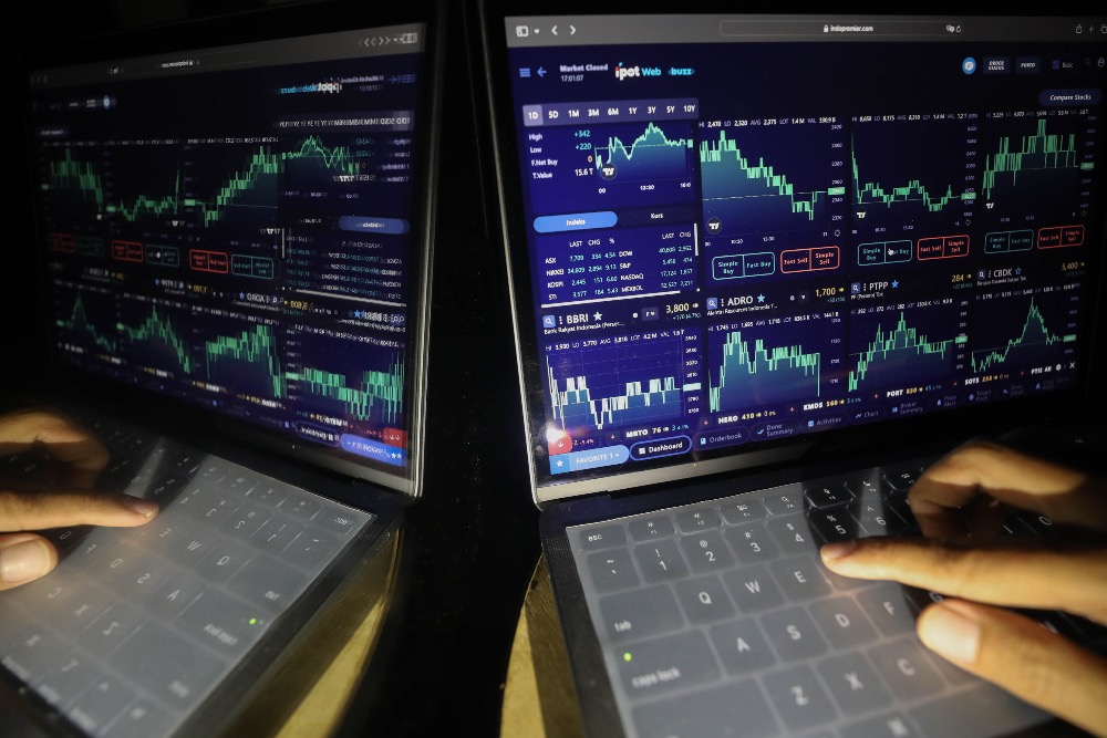  Tekanan Daya Beli Gerus Indeks Konsumer Siklikal, Rekomendasi Saham SMSM