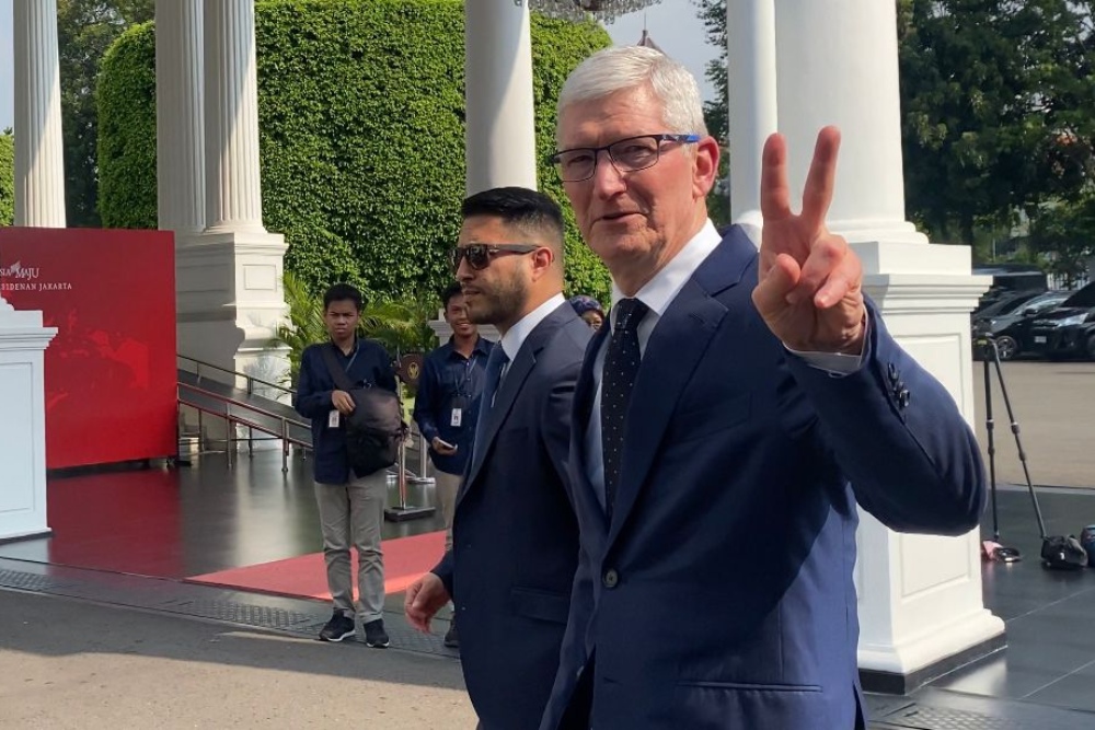 Tim Cook Sebut Beban Apple Naik Rp14,9 Triliun Kuartal III/2025, iPhone Makin Mahal?