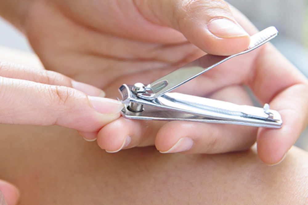  Sering Digemari, Ini Efek Samping Nail Art