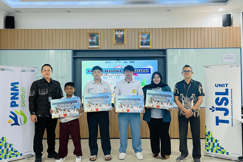 PNM Tekan Kemiskinan Lewat Beasiswa Pendidikan Bagi Anak Nasabah