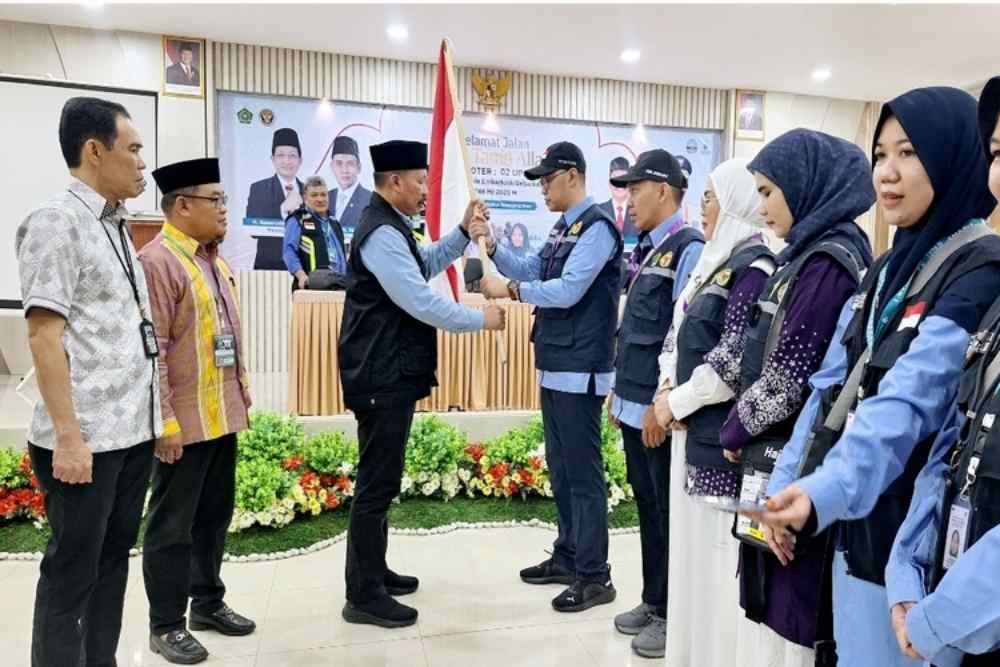  Jemaah Haji Embarkasi Makassar Kloter 2 Diberangkatkan ke Tanah Suci