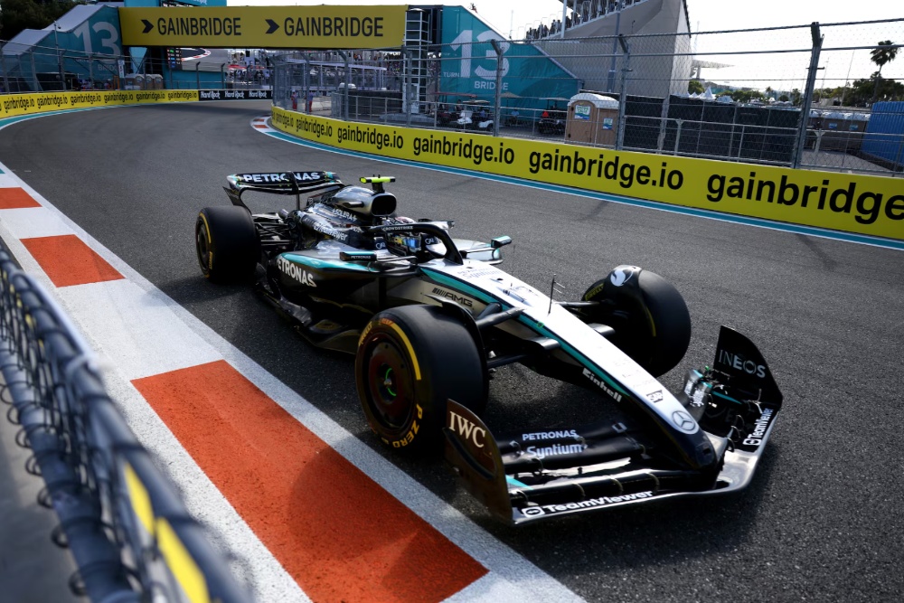 Pembalap F1 dari tim Mercedes, Andrea Kimi Antonelli, saat sprint kualifikasi. /Reuters -Ricardo Arduengo