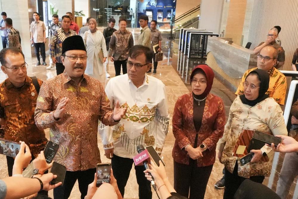 Gus Ipul Bantah Kabar Hubungan Prabowo-Gibran Renggang