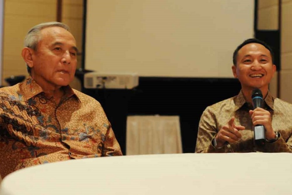 TP Rachmat dan Arif P. Rachmat. Sederet emiten Grup Triputra milik konglomerat TP Rachmat, seperti TAPG hingga DRMA mencatatkan kinerja laba yang kinclong pada kuartal I/2025. /Istimewa