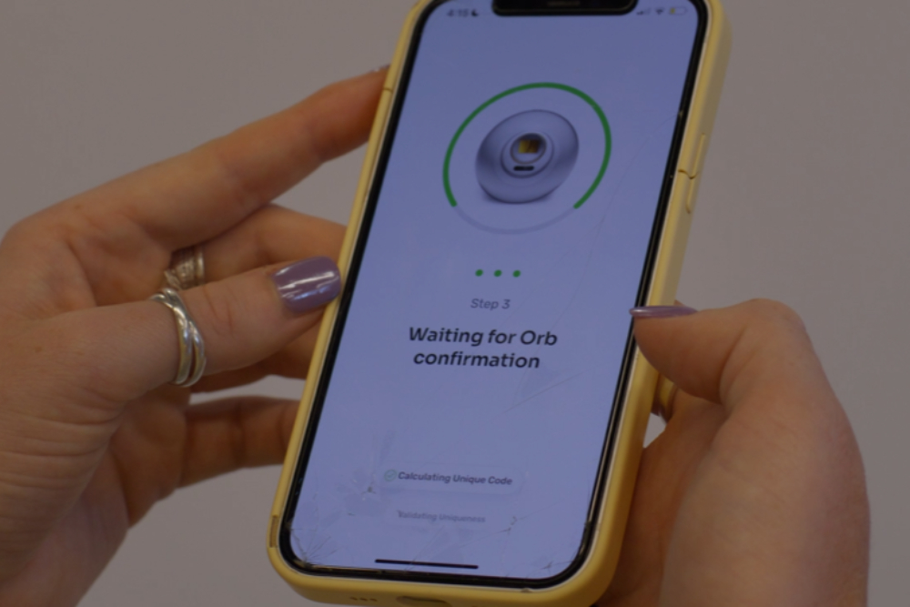  Apa Itu World App? Aplikasi Scan Retina Mata yang Dibekukan Komdigi