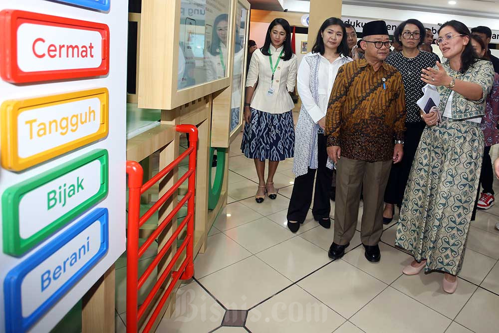  Kemendikdasmen Luncurkan Program Pendidikan Berbasis Teknologi
