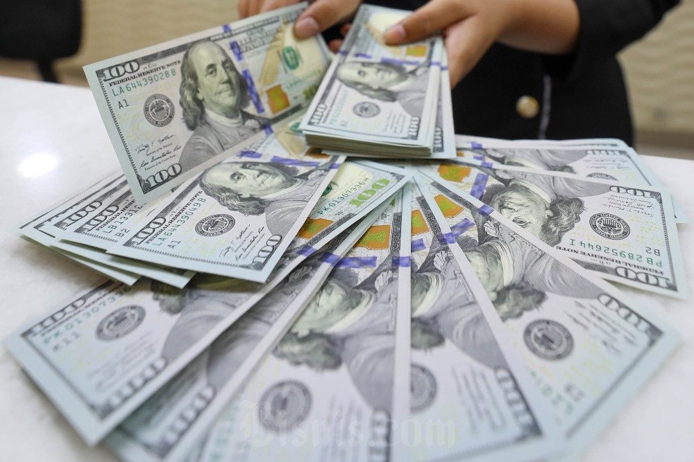  Ekonom Ramal Cadangan Devisa Turun saat BI Rajin Intervensi Rupiah