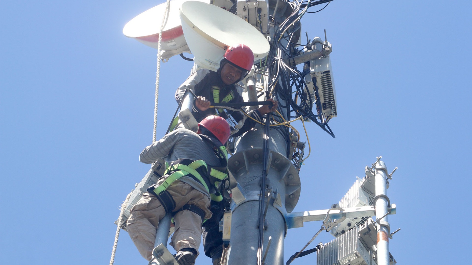  Menyingkap Biaya Frekuensi di Telkom (TLKM), XLSmart (EXCL) dan Indosat (ISAT)