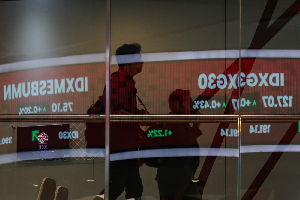  IHSG Dibuka Menguat Dekati Level 7.000, Saham ANTM, BBTN, BBRI di Zona Hijau