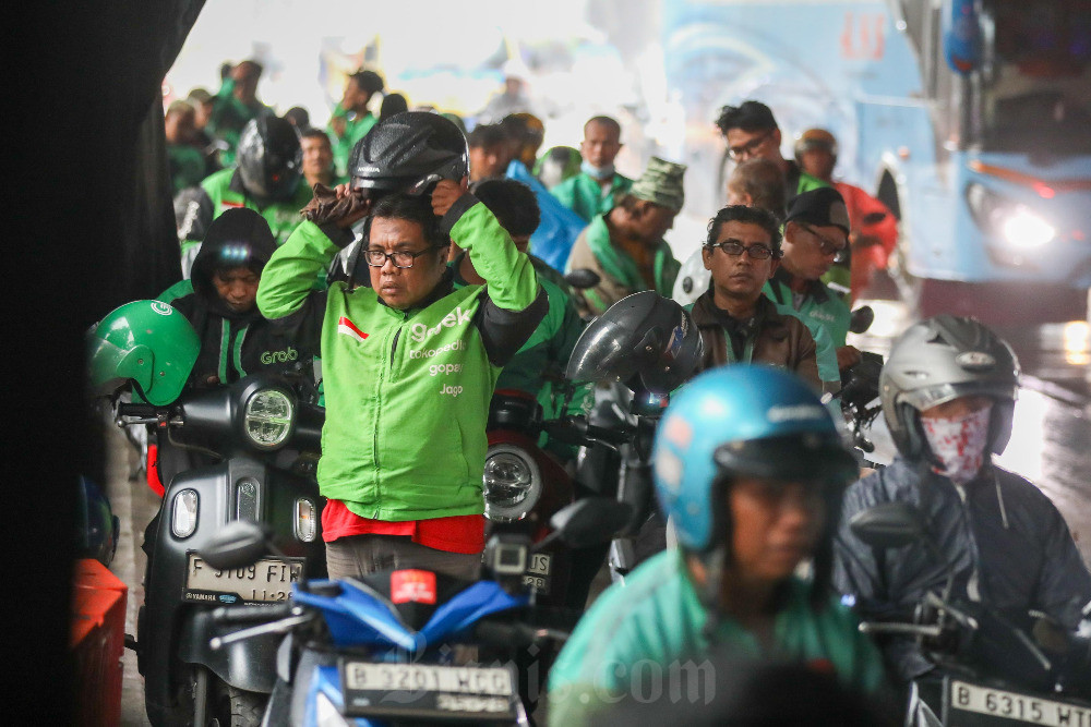  Menaker Minta Maaf di Depan Puluhan Ojol Soal BHR yang Belum Optimal