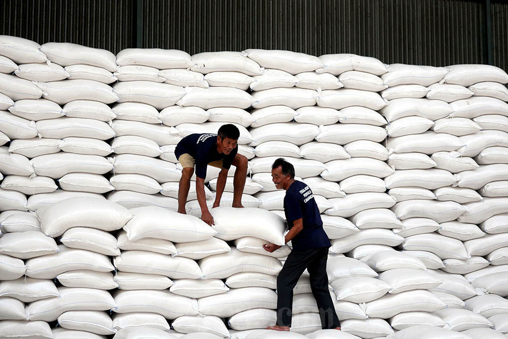 Stok Cadangan Beras Bulog Tembus 3,6 Juta Ton Awal Mei 2025