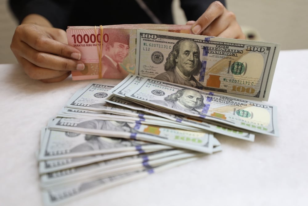 Rupiah Dibuka Melemah, Sentuh Rp16.541 per Dolar AS