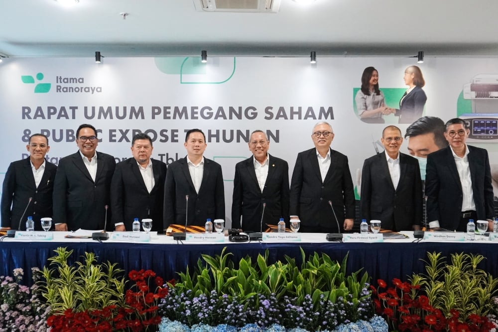 Jajaran direksi PT Itama Ranoraya Tbk. (IRRA) dalam agenda RUPS pada Kamis (25/4/2024). Istimewa