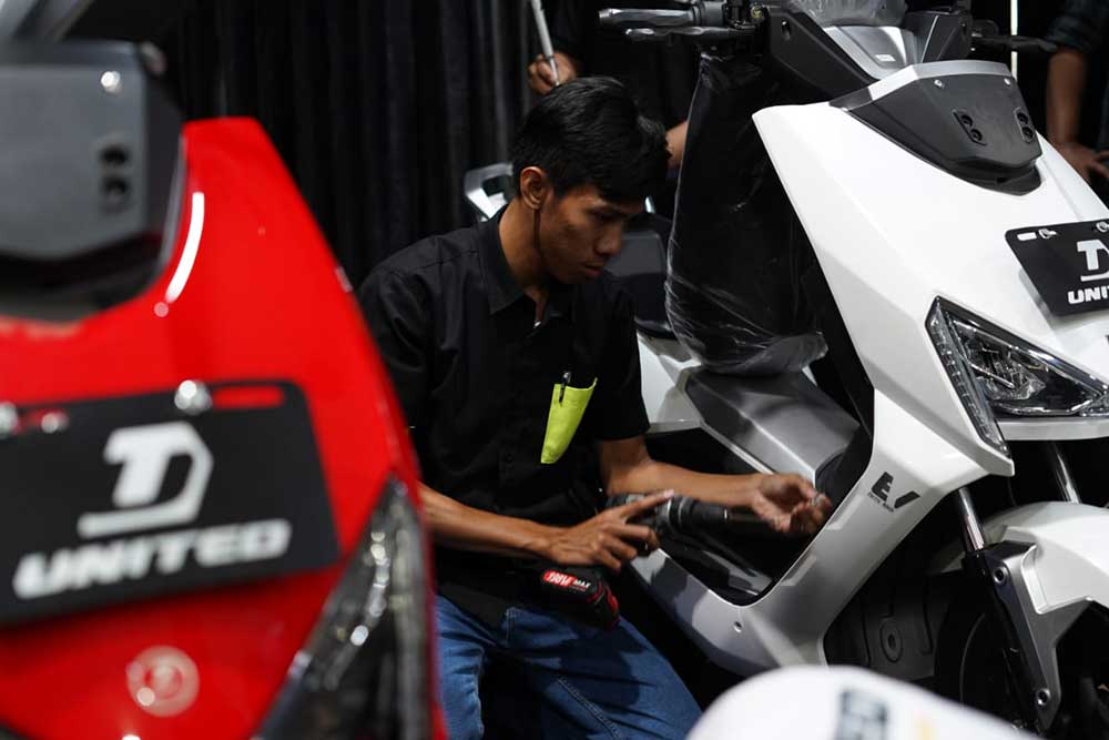  United E-Motor Hadirkan Layanan Call Center Motor Listrik 24 Jam