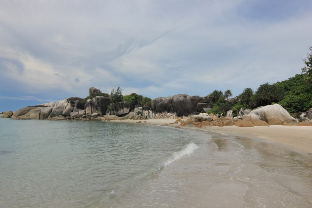 Pesona Pantai Rambak Pilihan Tempat Liburan di Bangka Belitung