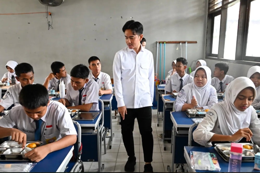 Marak Keracunan MBG, Bakal Ada Asuransi Rp15.000 untuk Anak hingga Orang Tua