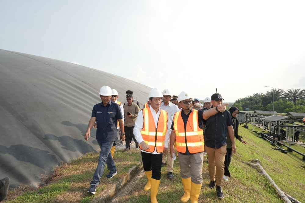 Raih SPE-GRK, Menteri LH Hanif Dorong PTPN IV PalmCo Manfaatkan Peluang Carbon Trading Global