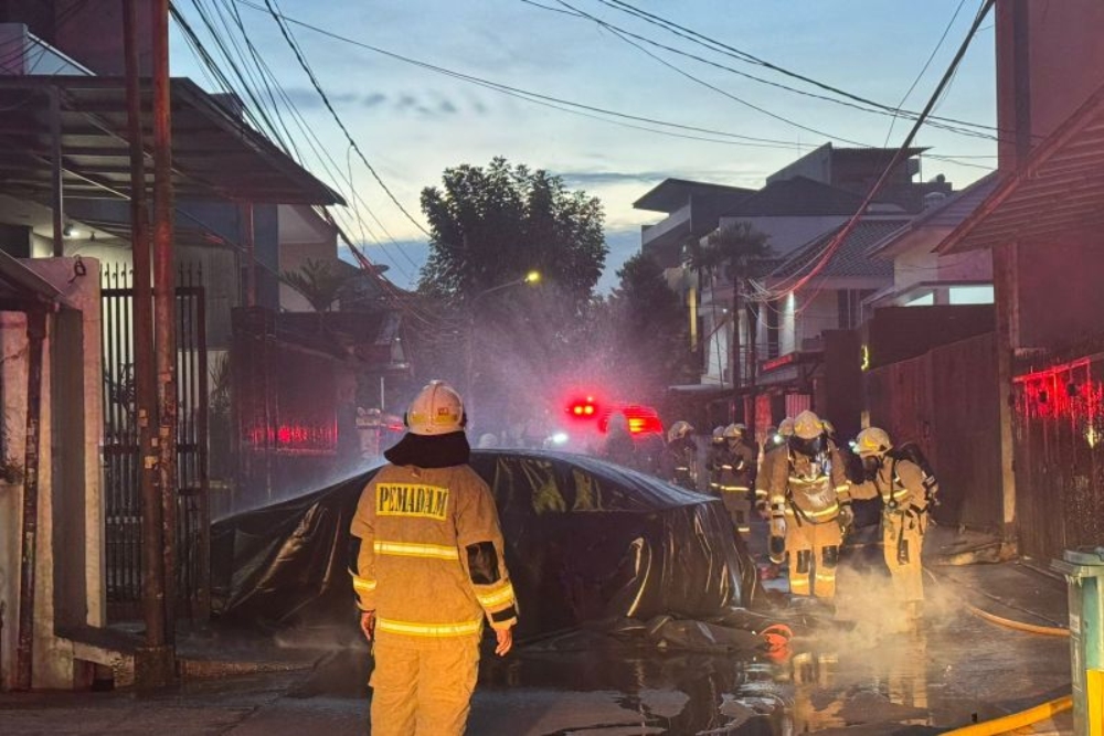  Mobil Listrik BYD Seal Terbakar di Jakbar, Sumber Api Diduga dari Baterai