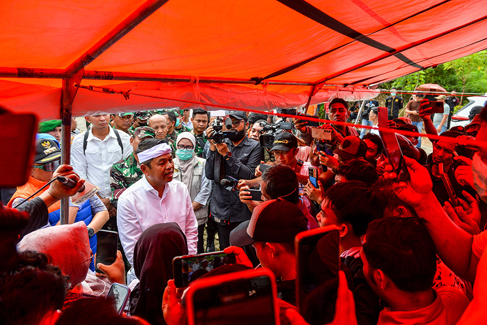  Gubernur Jawa Barat Tinjau Korban Ledakan di Garut