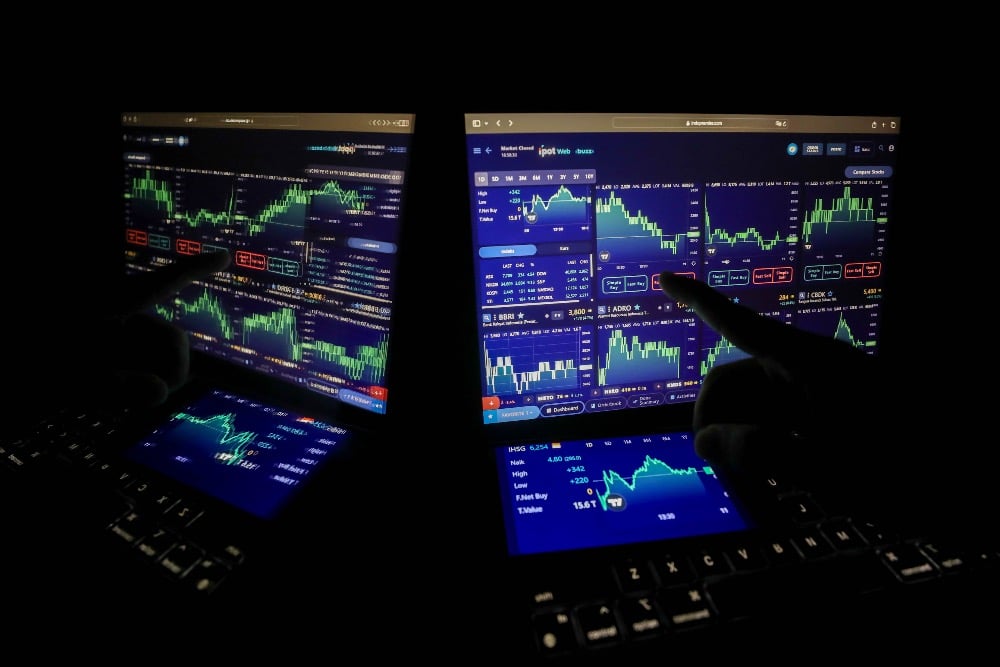 Jajaran 10 Top Gainers Saat IHSG Tembus 7.040, Saham SSTM, WAPO, SGRO Melesat