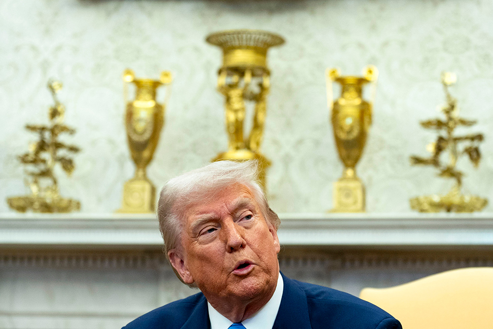 Trump Umumkan Kesepakatan US$200 Miliar dengan UEA, untuk Sektor Migas Hingga AI